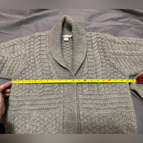 J. Crew Women’s Chunky Cabled Gray 100% Wool Button-Up Cardigan. - Picture 9 of 13